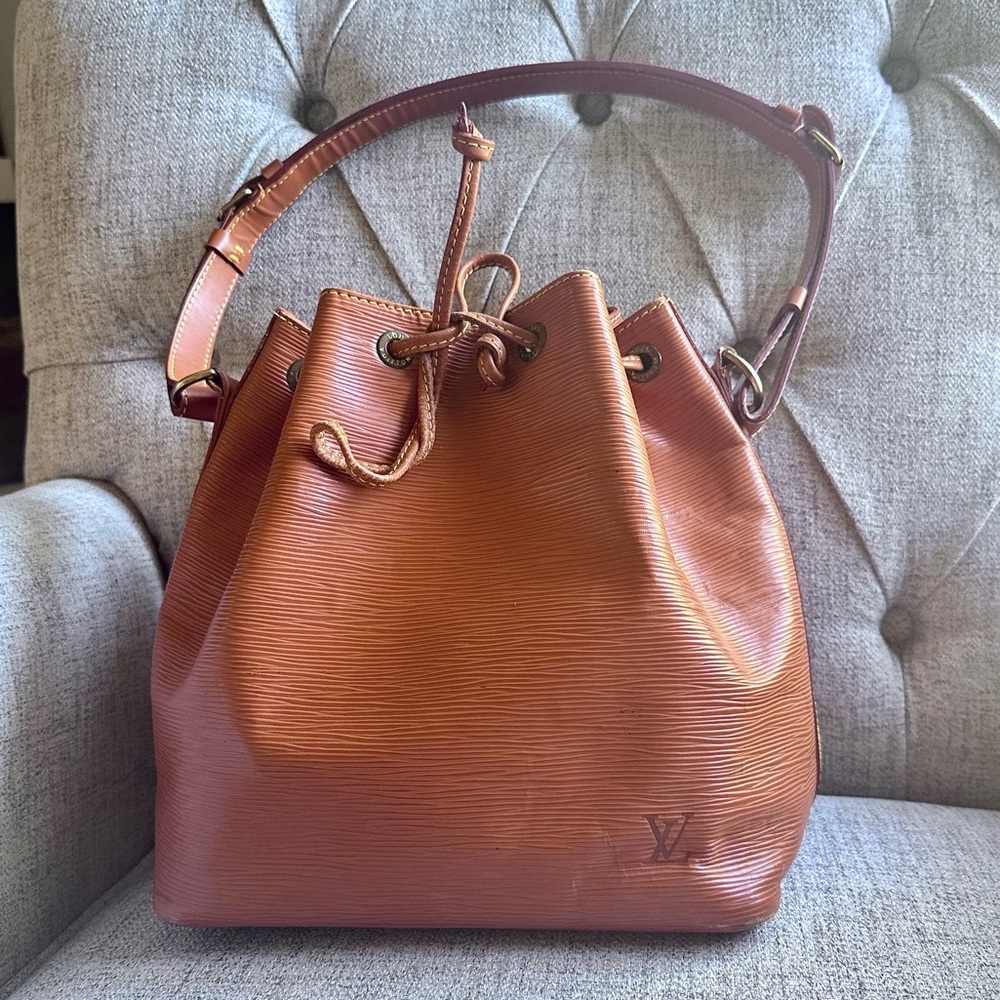 Authentic Louis Vuitton Neo PM